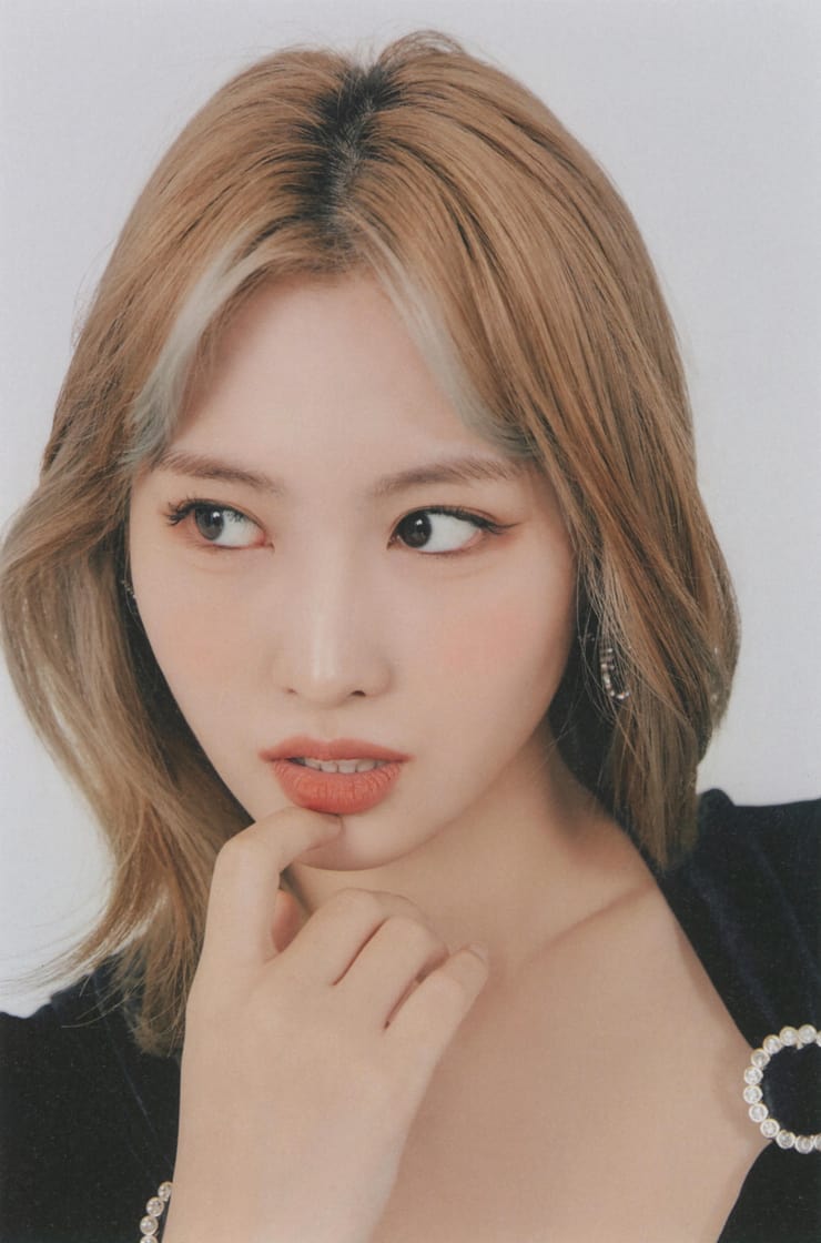 Hirai Momo