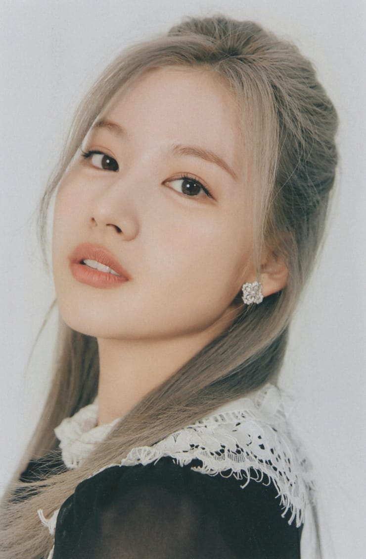 Minatozaki Sana Minatozaki Sana