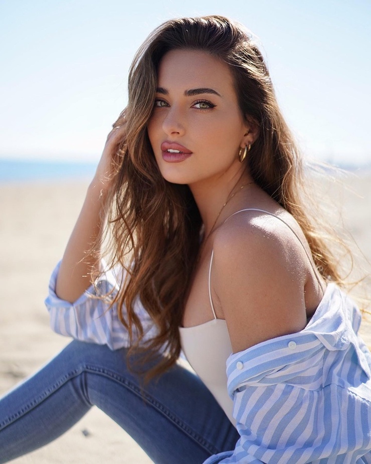 Izabela Ion Izabela Ion