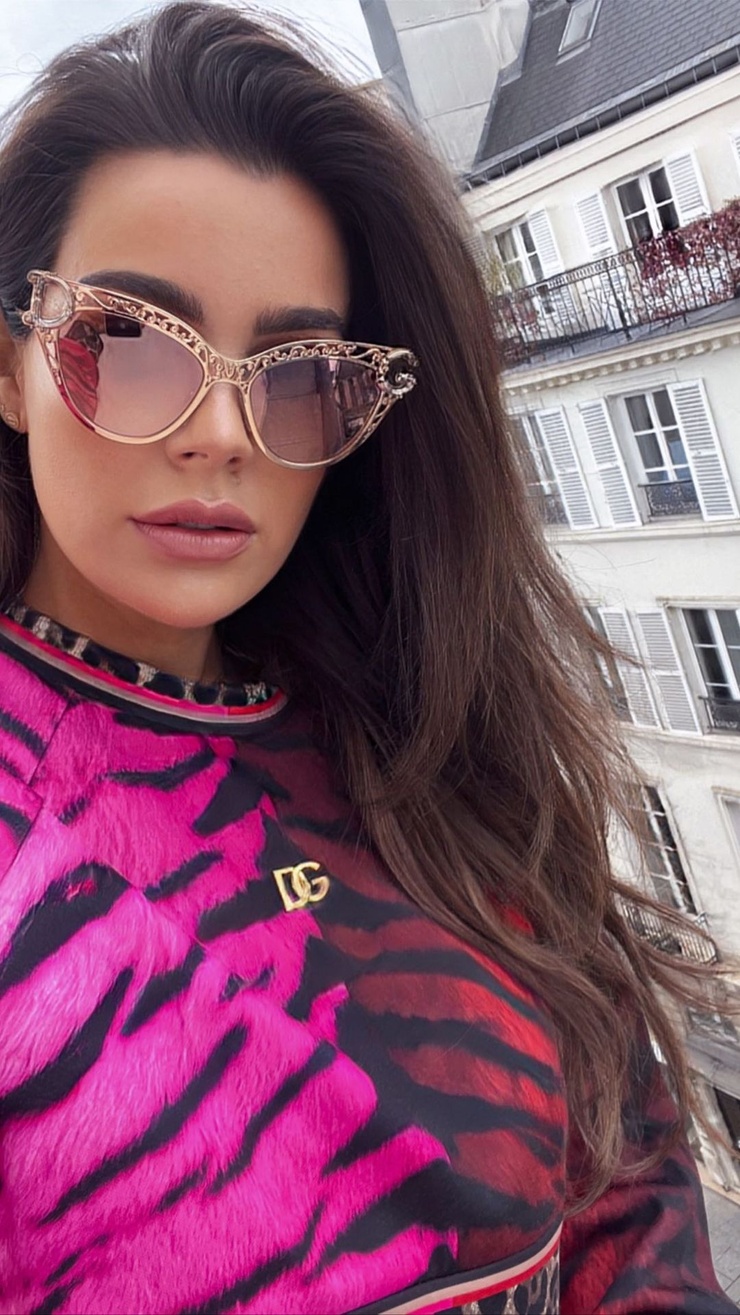 Nadine Mirada