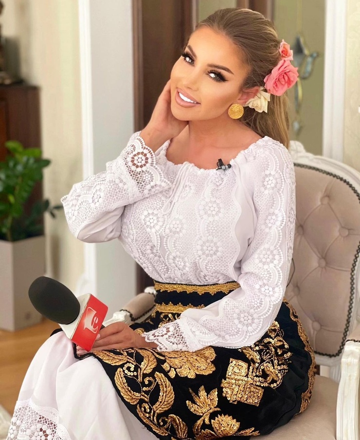 Roxana Vasniuc