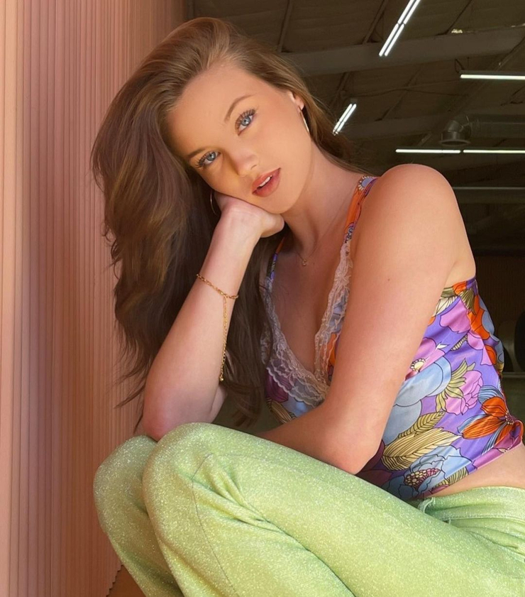 Chloe Rose Robertson