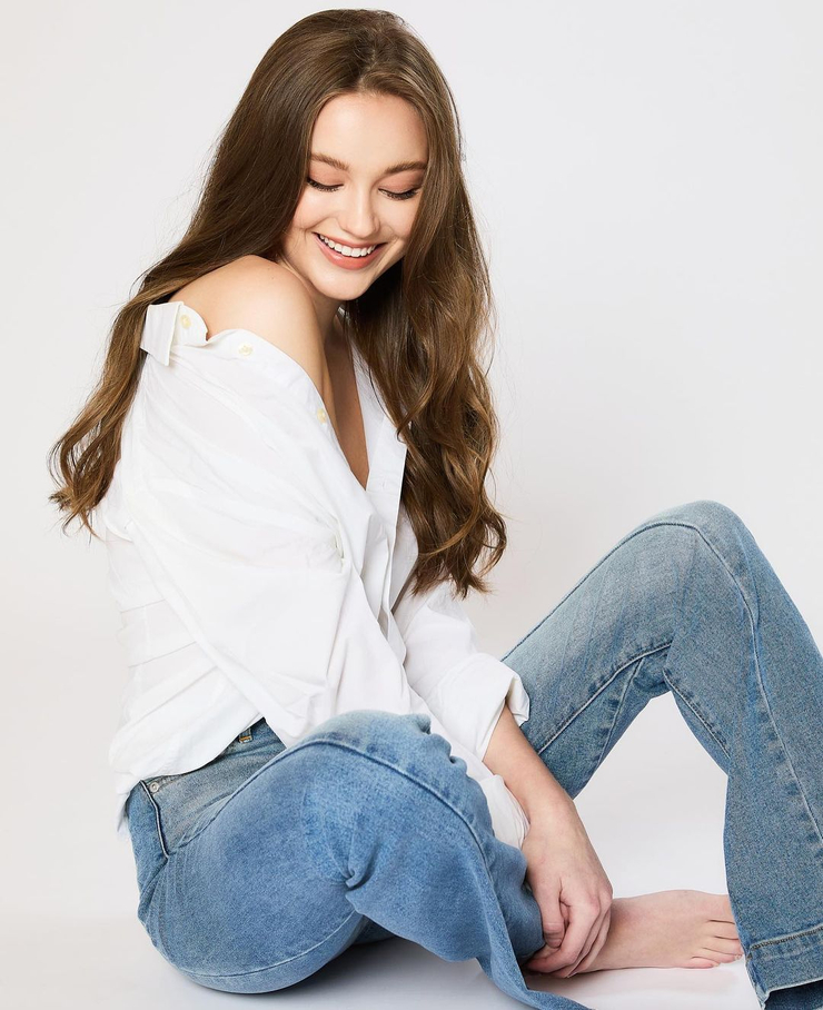 Chloe Rose Robertson