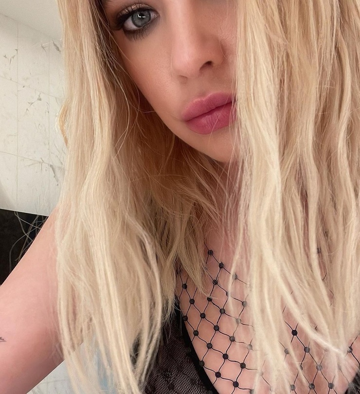 Ashley Benson