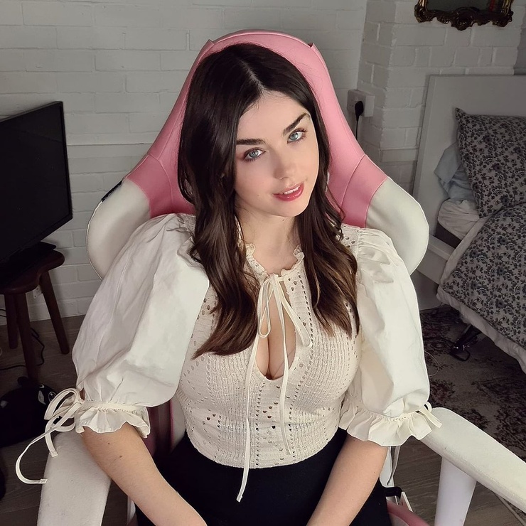 Danielle Sharp Danielle Sharp