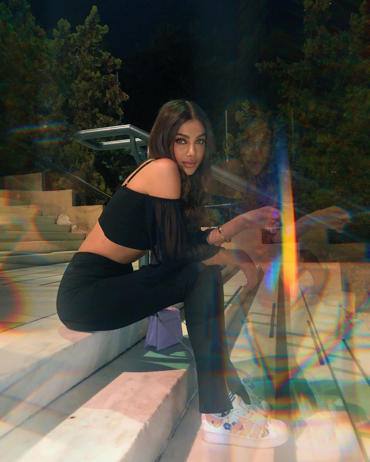 Picture of Seezan (model)