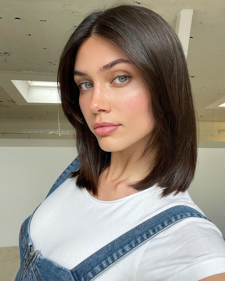 Vika Bronova Vika Bronova