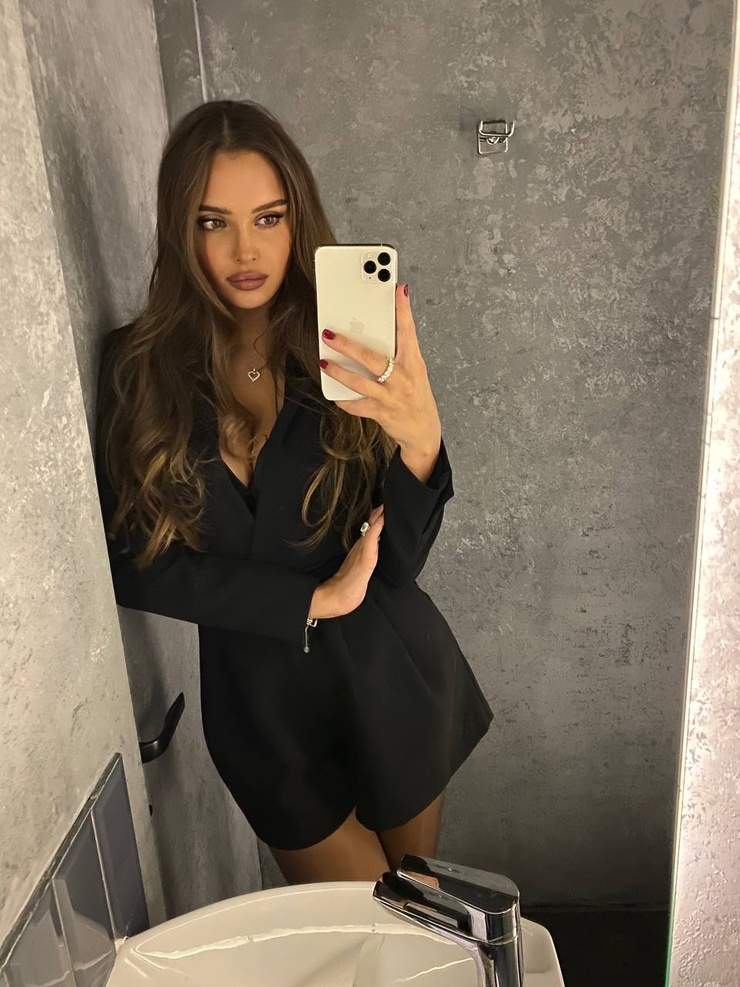 Karolina Sevastyanova Karolina Sevastyanova