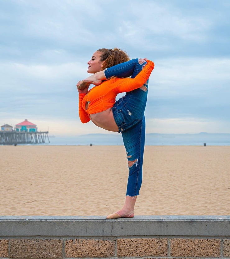Sofie Dossi