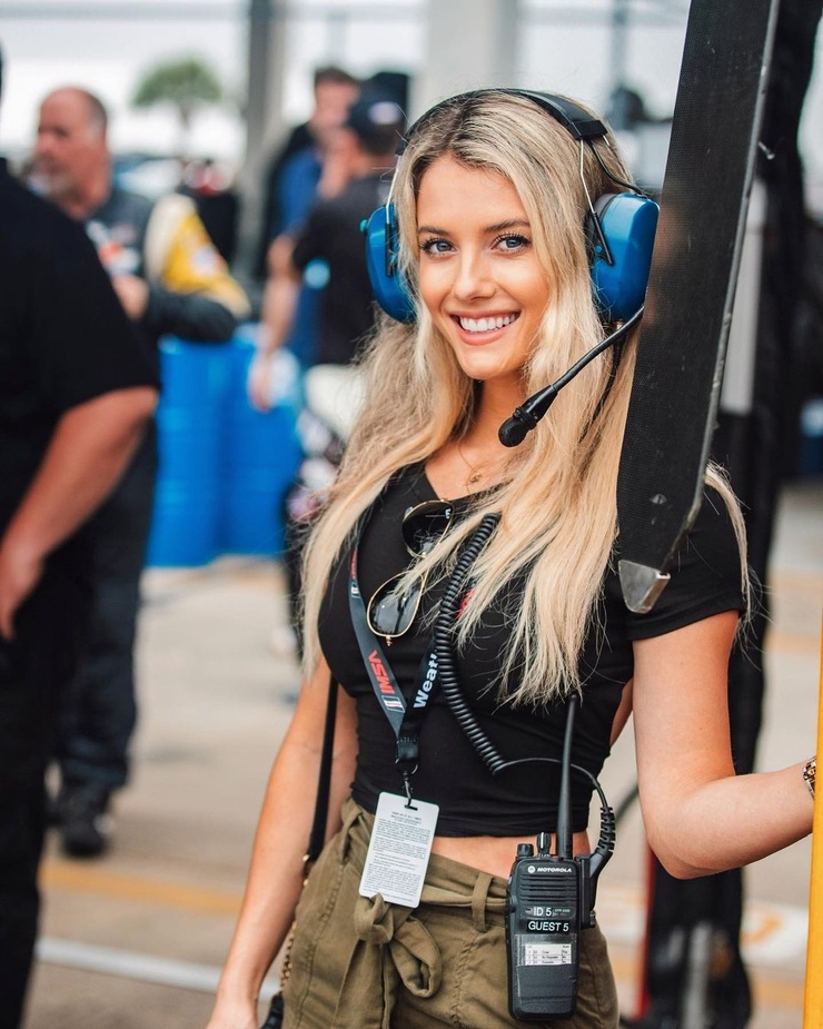 Lindsay Brewer Lindsay Brewer