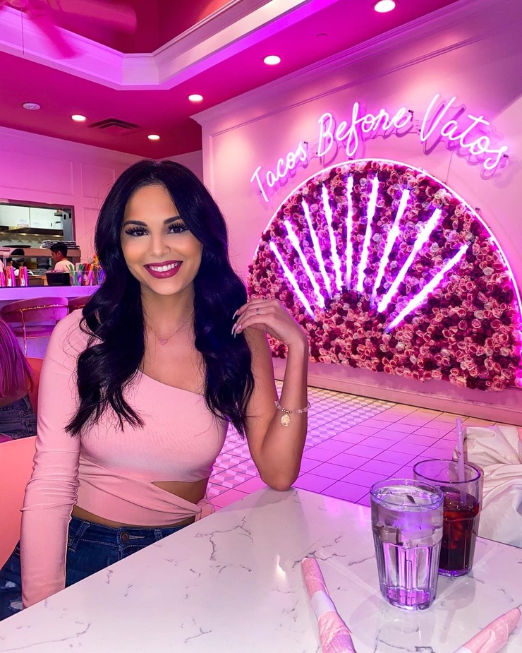 Felisia Hernandez Felisia Hernandez