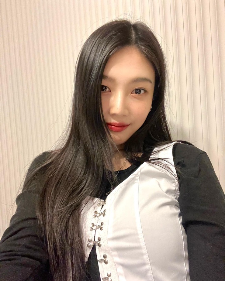 Joy (Park Soo Young)