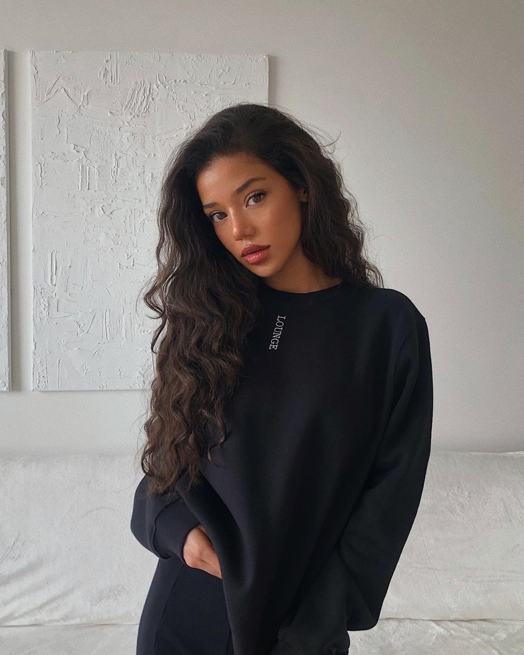 Picture of dina denoire