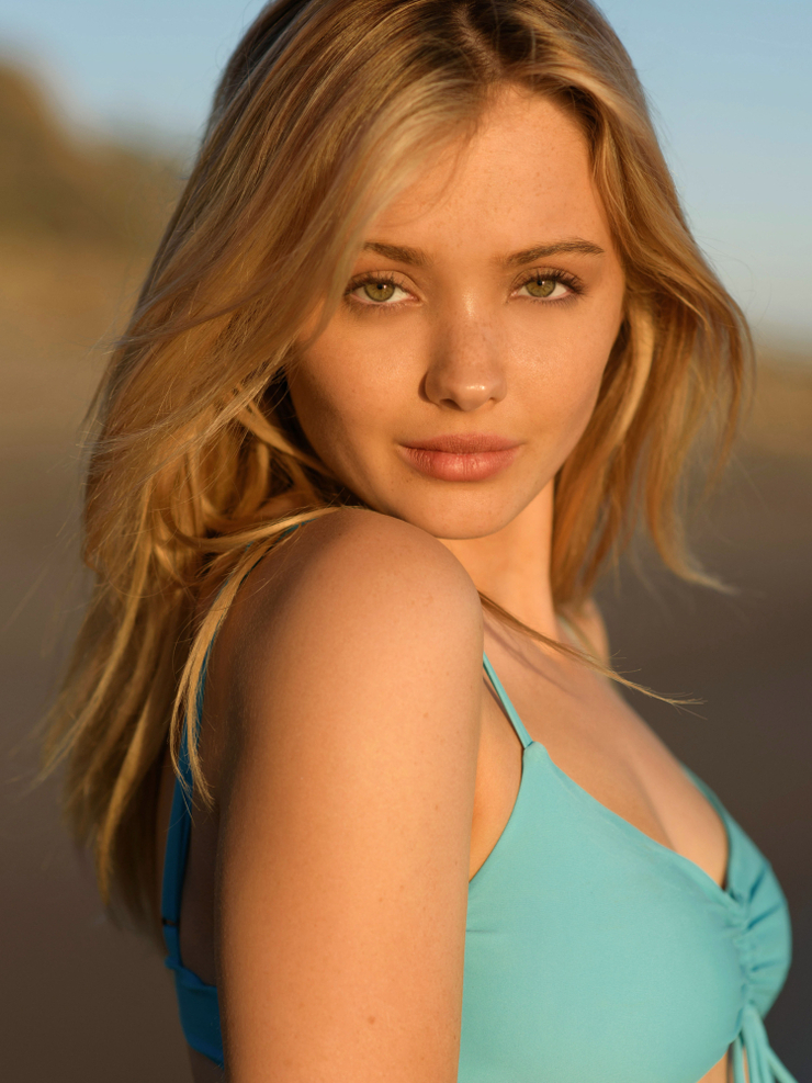 Isabella Betwee Isabella Betwee