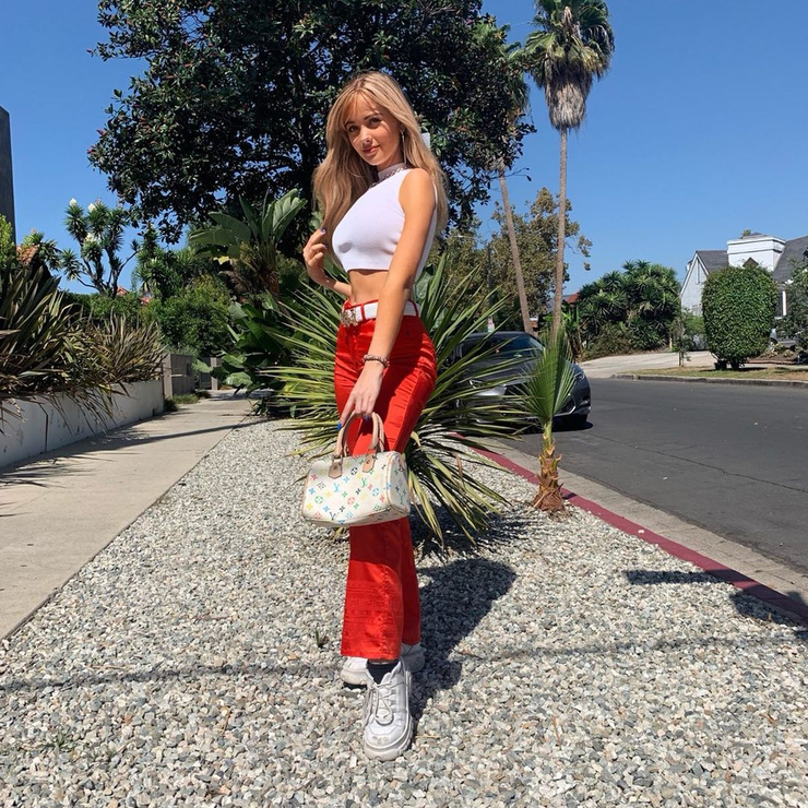 Isabella Betwee