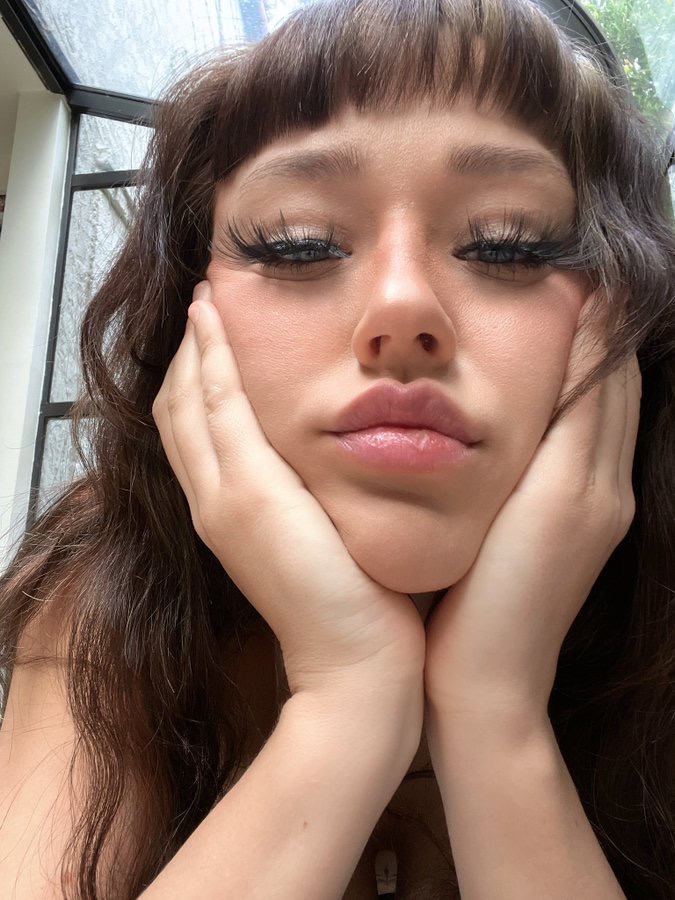 Picture of Sabrina Nichole.