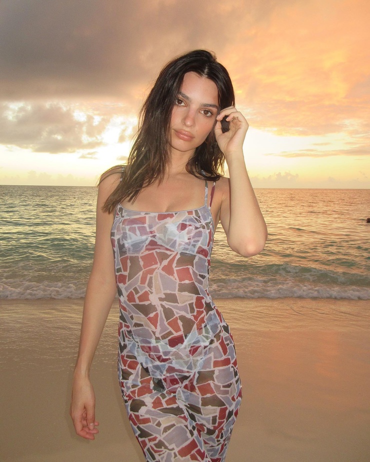 Emily Ratajkowski