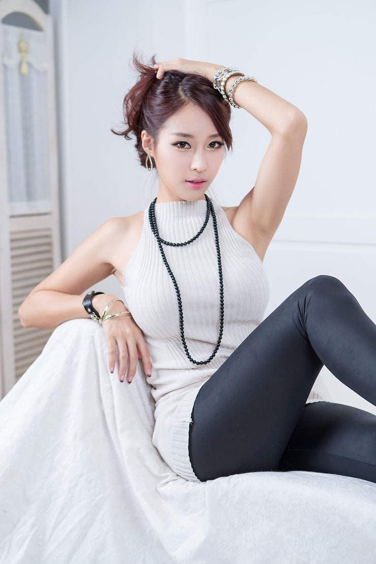 EUN JI-YE