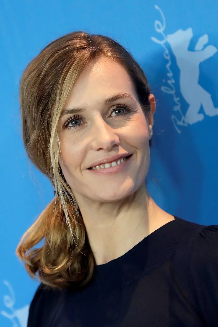 Cécile De France
