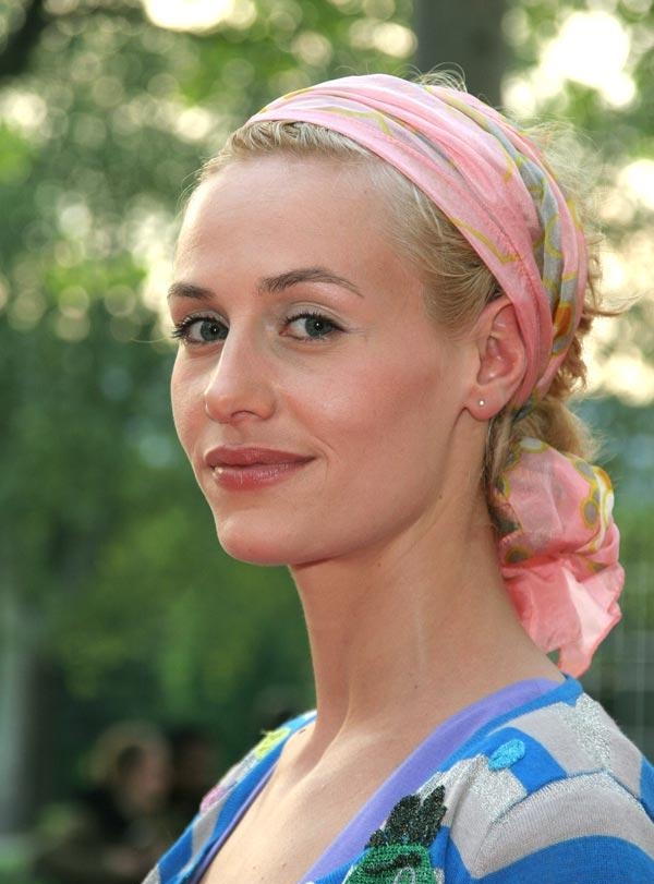 Cécile De France