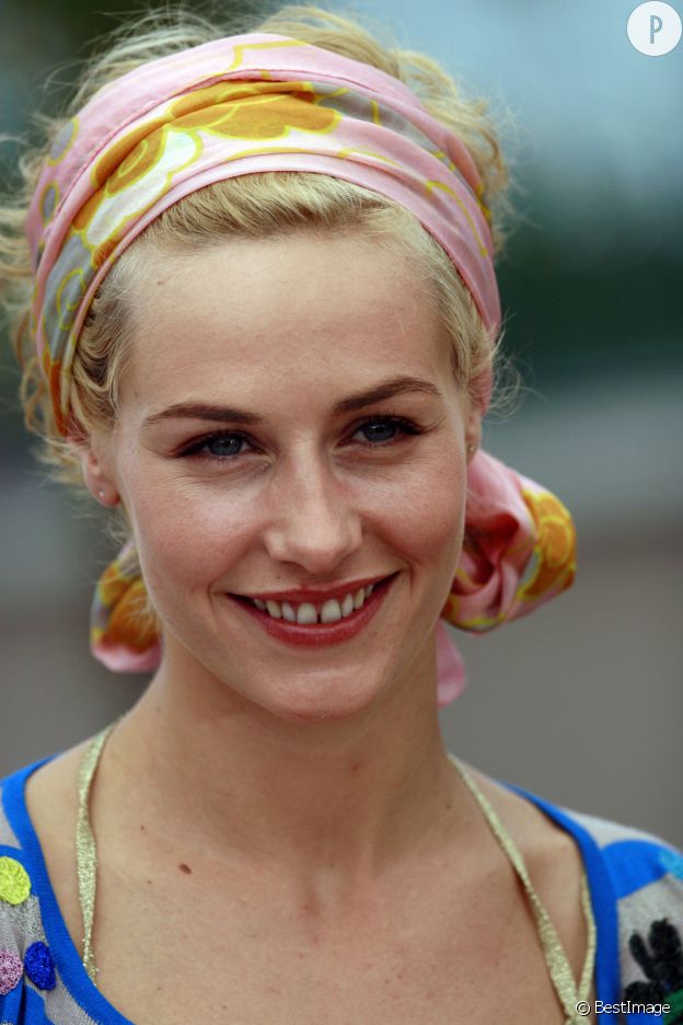 Cécile De France