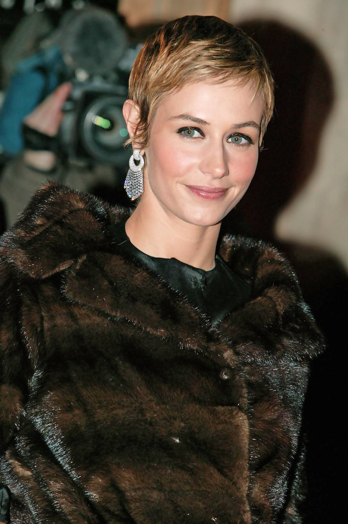 Cécile De France