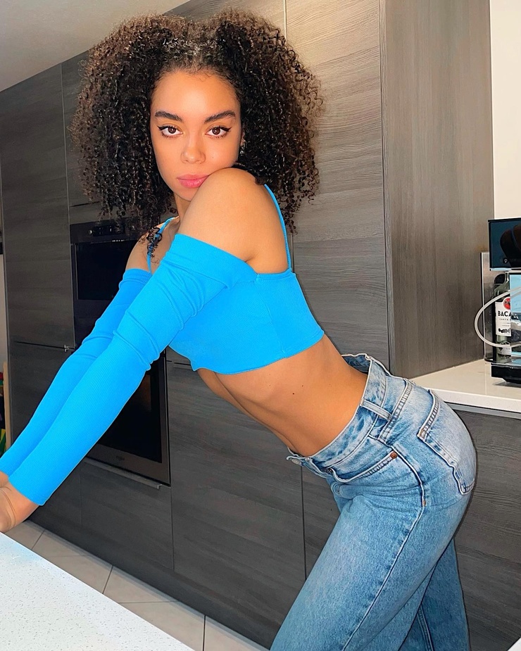 Charis van den Velde