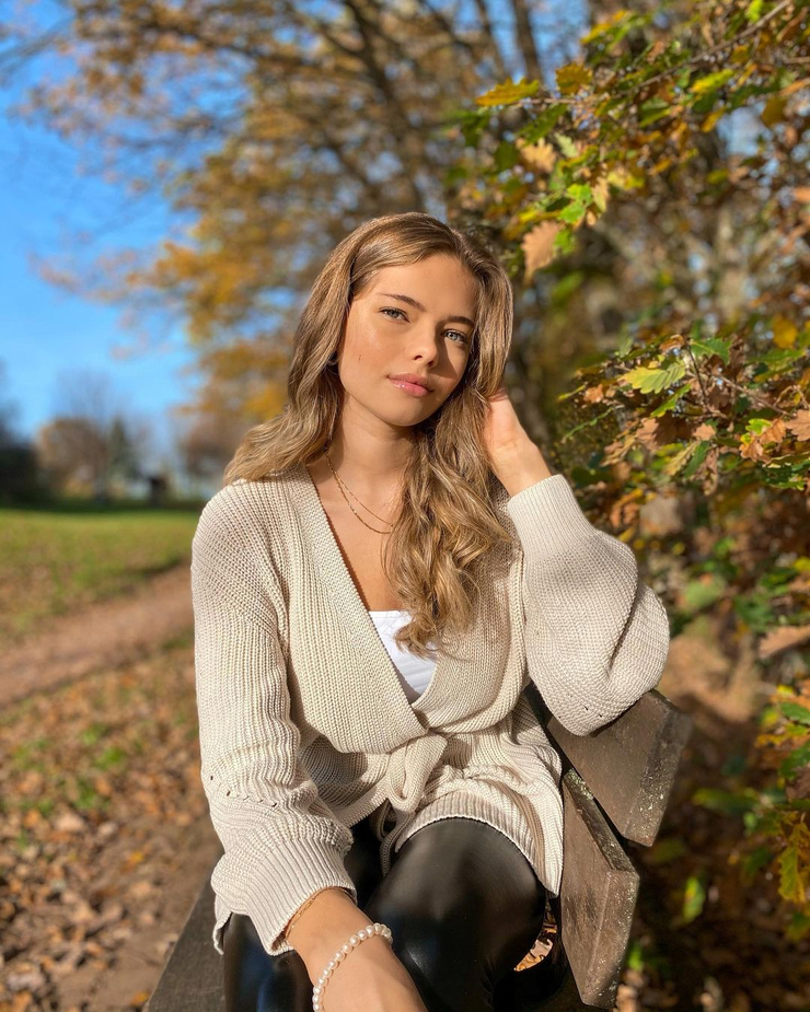 Elena Stein