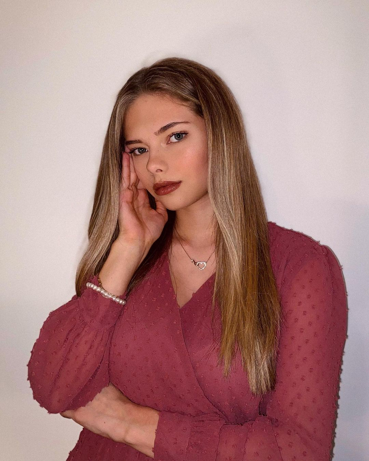 Elena Stein