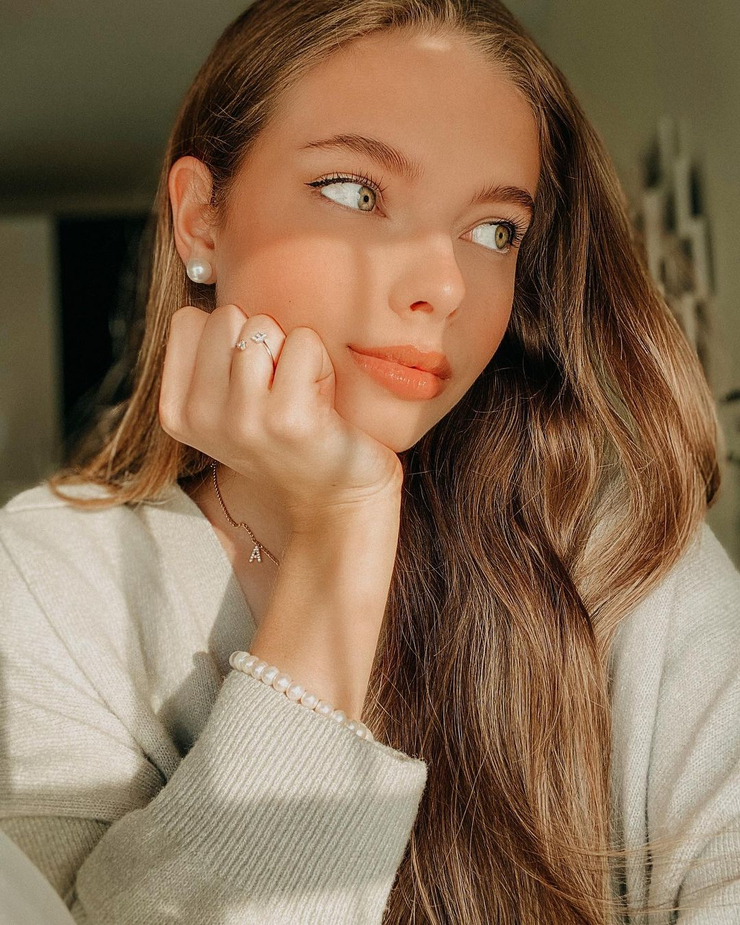 Elena Stein