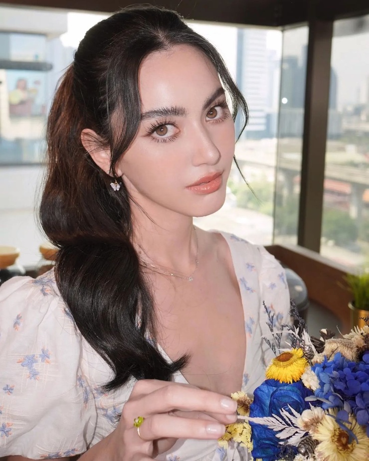 Davika Hoorne Davika Hoorne