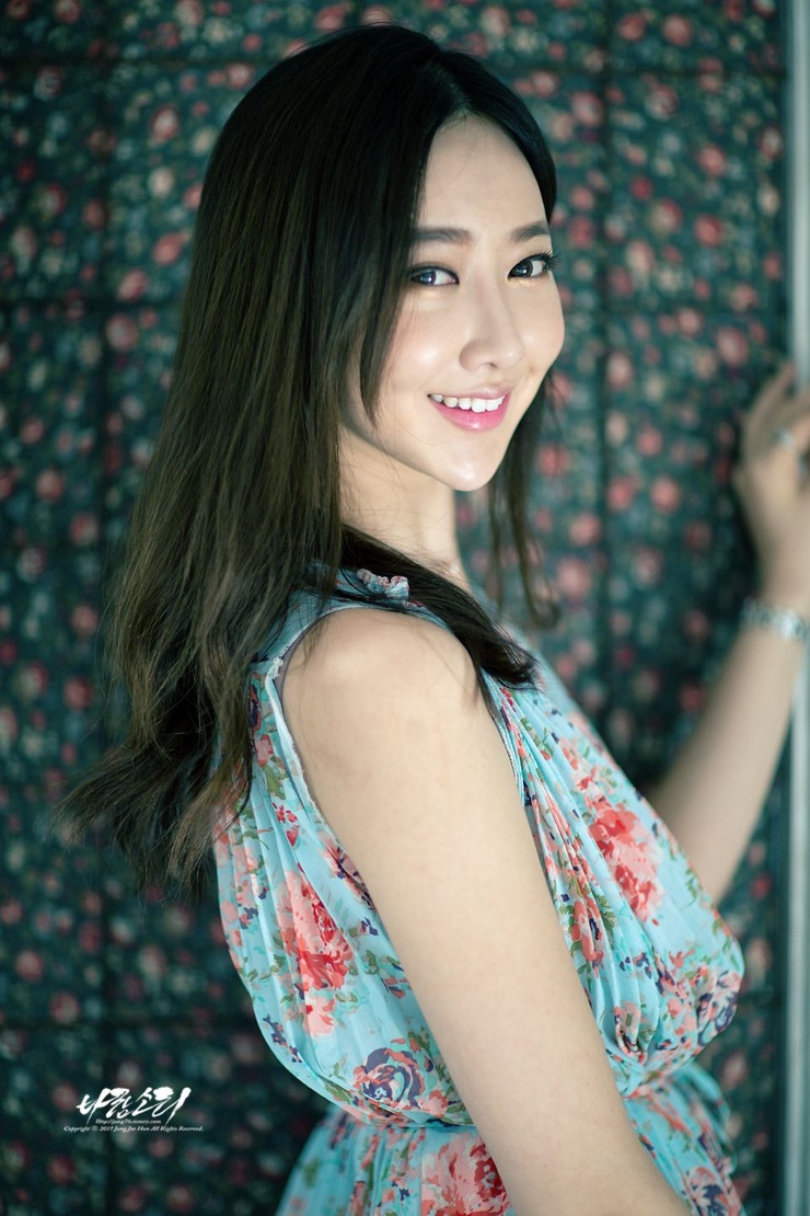 Shin Hae Ri