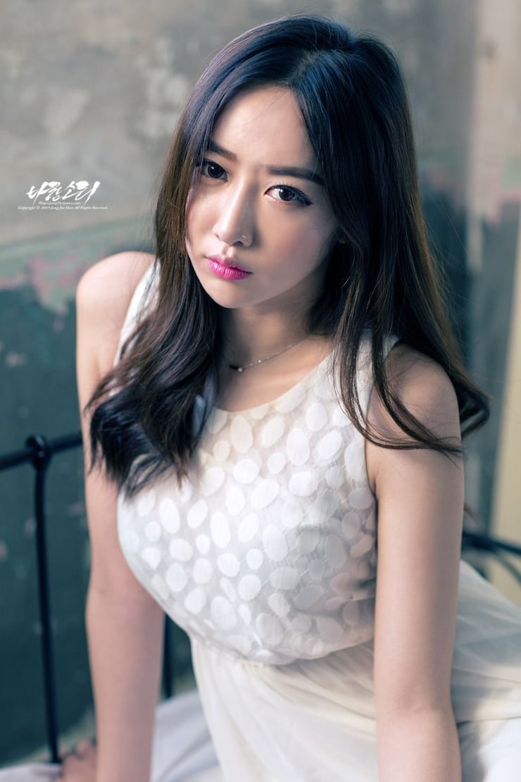 Shin Hae Ri