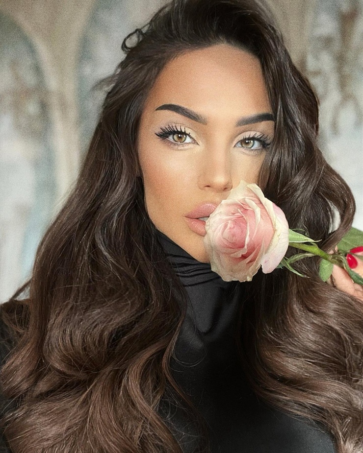 Anastasia Taylakova Anastasia Taylakova