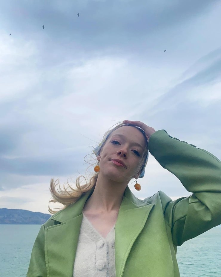 Amybeth McNulty