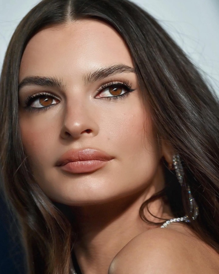 Emily Ratajkowski