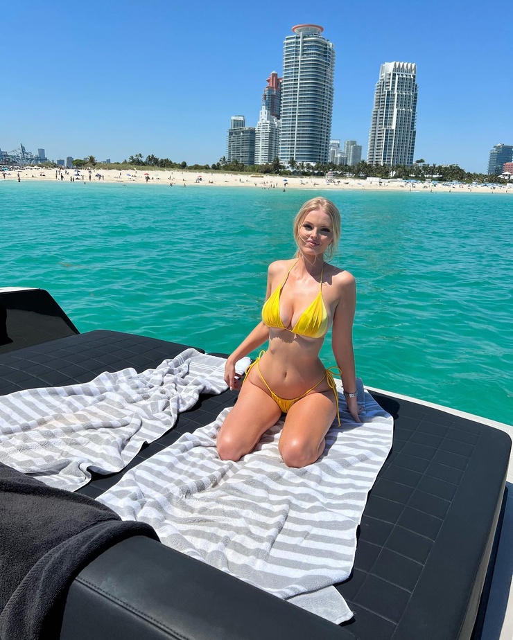 Zienna Eve Zienna Eve
