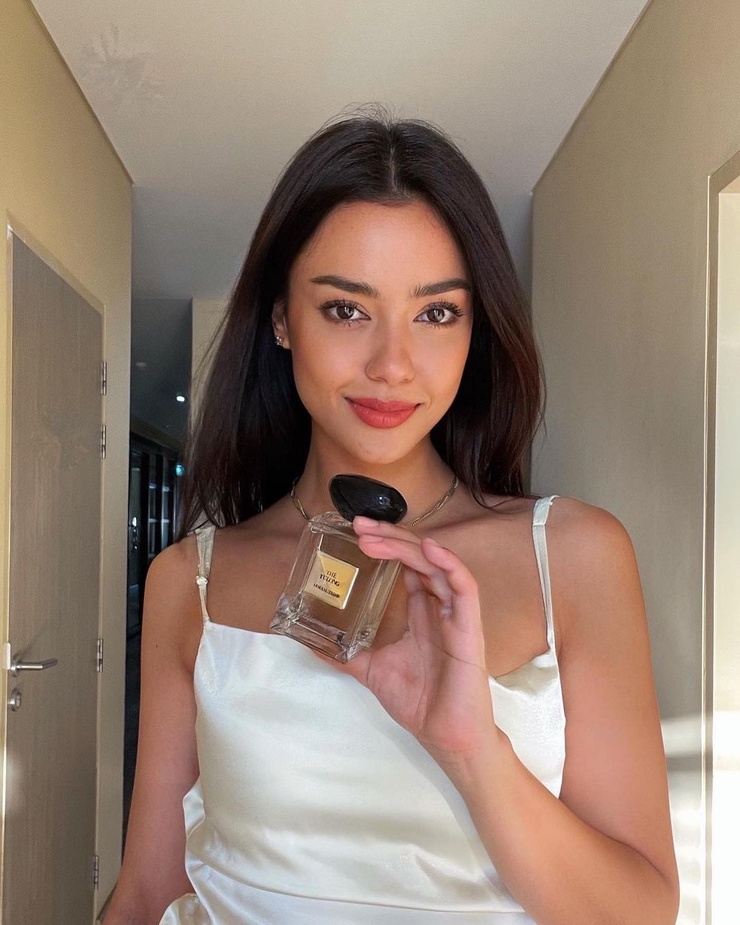 Amanda Obdam Amanda Obdam