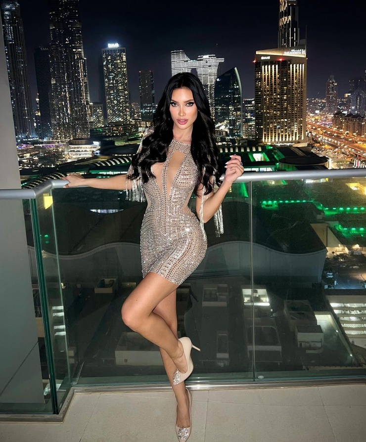 Aline Luna Aline Luna