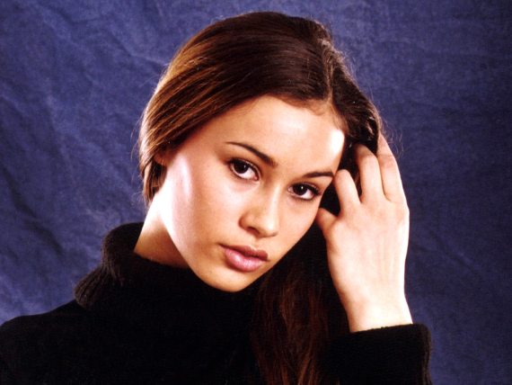 Lara Banely