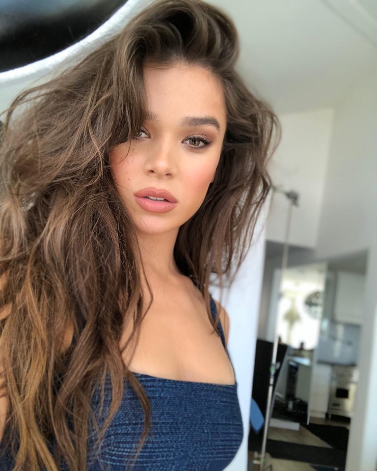 Hailee Steinfeld Hailee Steinfeld