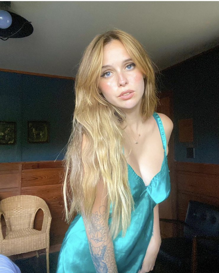 Picture of Acacia Brinley