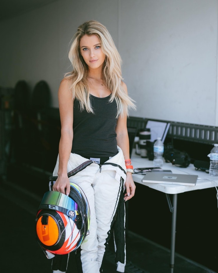 Lindsay Brewer Lindsay Brewer