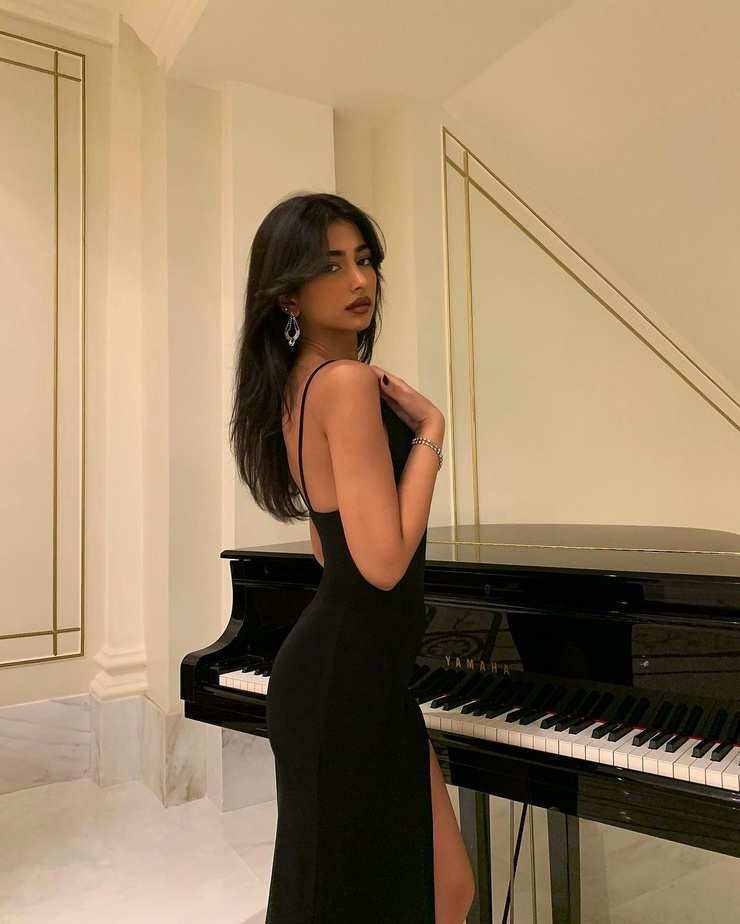 Iffat Marashi