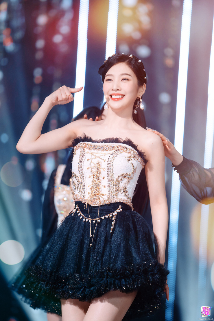 Joy (Park Soo Young)