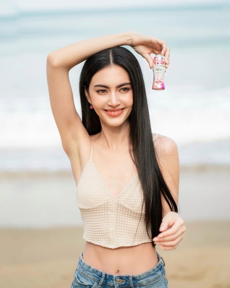 Davika Hoorne Davika Hoorne