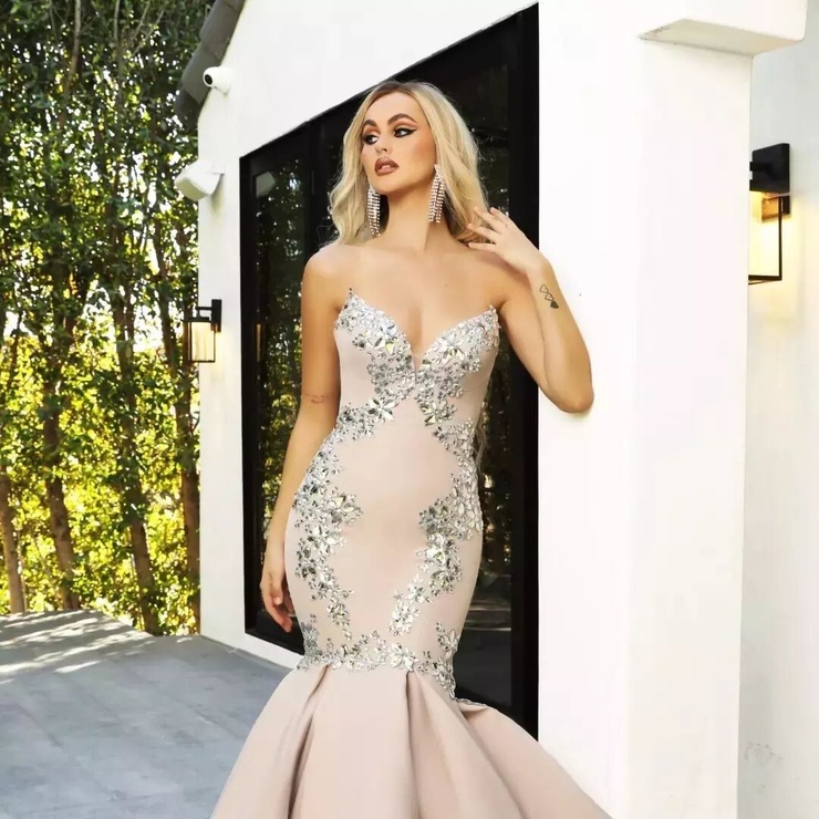 Lily Easton Lily Easton