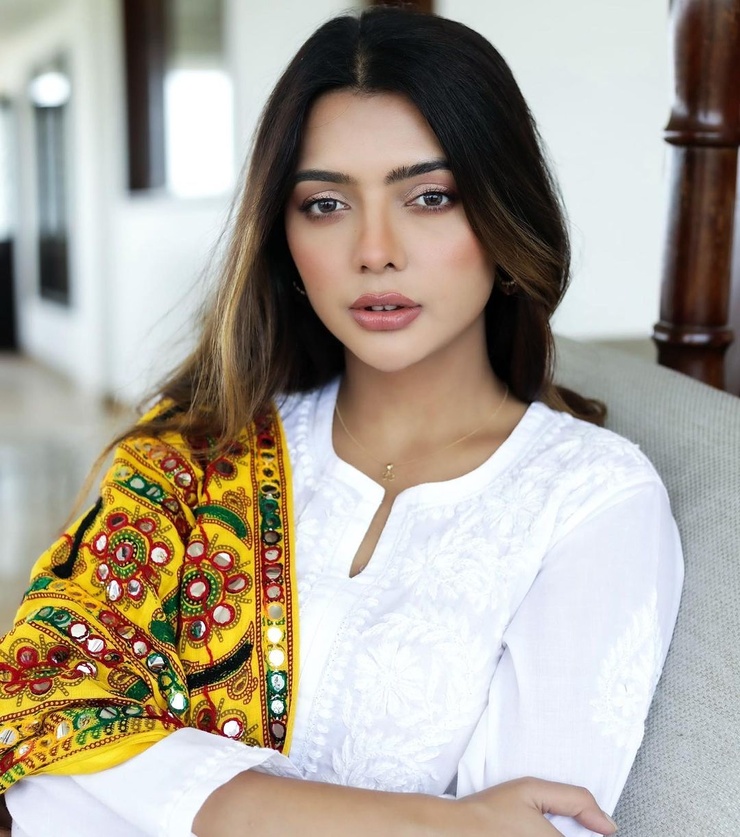 Ruhi Singh Ruhi Singh