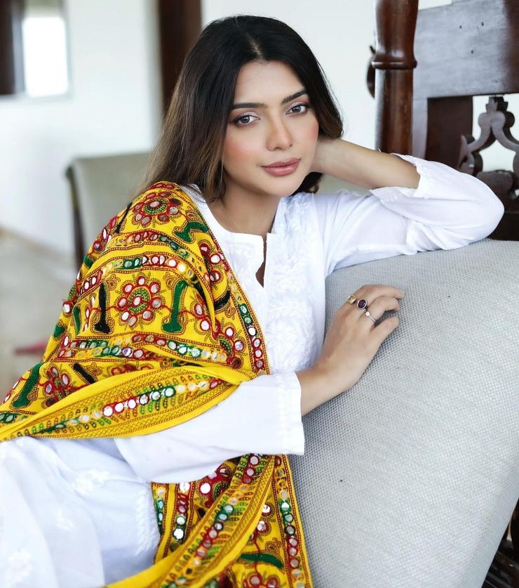 Ruhi Singh Ruhi Singh