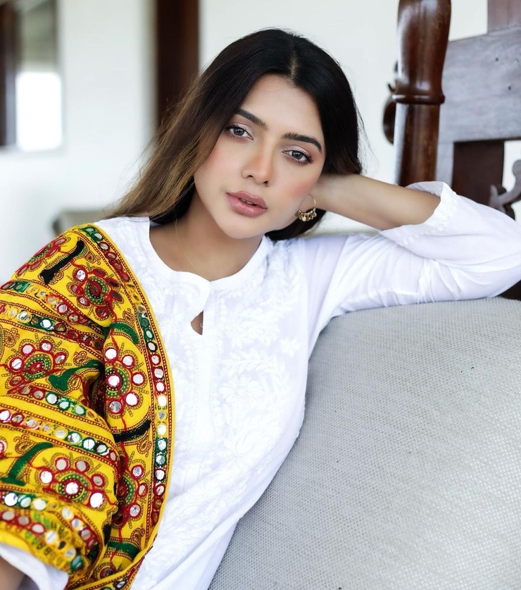 Ruhi Singh Ruhi Singh